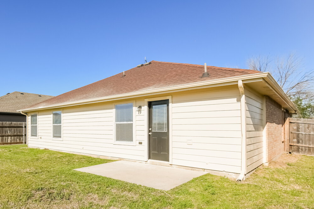 Building Photo - 12933 Kelly Dr