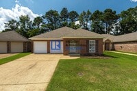 Building Photo - 3 Bed/2 Bath Home in Lennox in Brandon