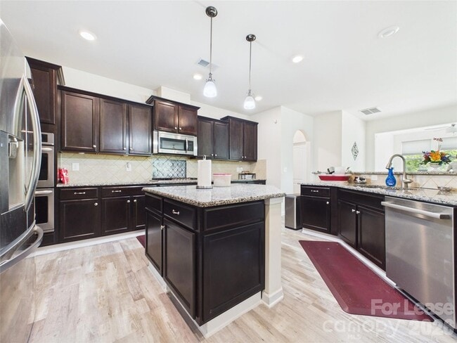 Building Photo - 1379 Corey Cabin Ct