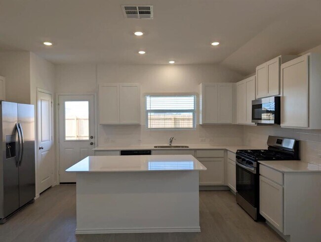 Building Photo - 107 Imola St