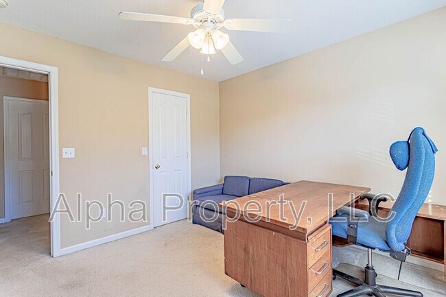 Building Photo - 8 Reid Valley Ct