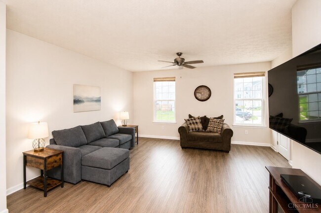 Building Photo - 984 Steamboat Dr