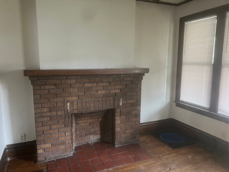 Living Room - 2476 N 4th St
