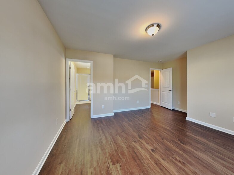 Building Photo - 405 Birch Run Dr