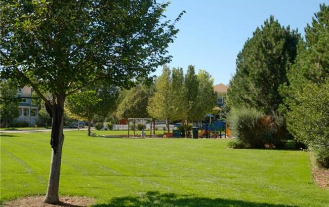 Building Photo - 2436 Syracuse St