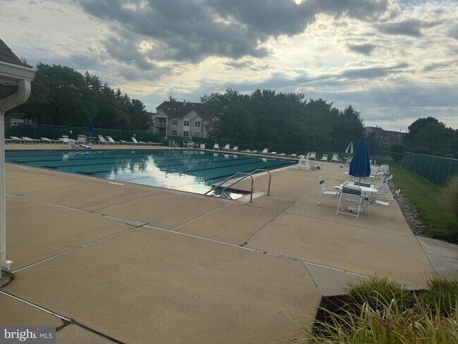 Building Photo - 401 Kirby Way