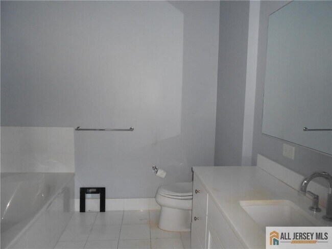 Building Photo - 1 Spring St