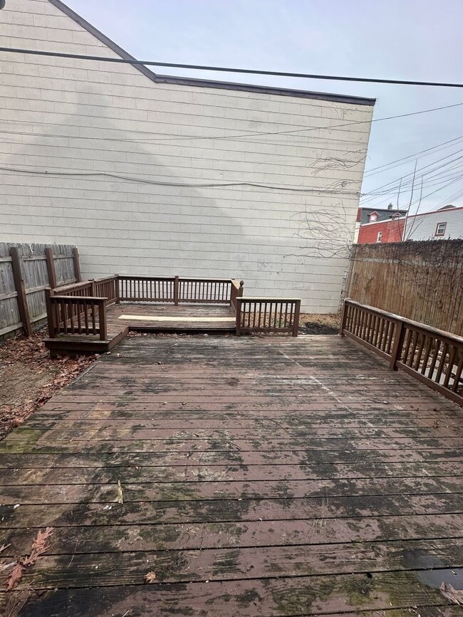 Building Photo - 218 S 6th St