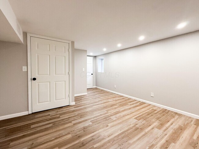 Building Photo - 1828 Bairsford Dr