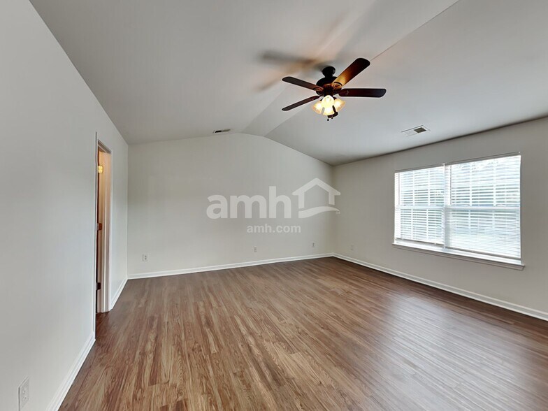 Building Photo - 13624 Whitebark Ct
