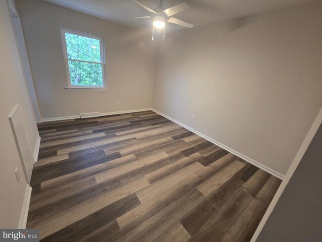 Building Photo - 18 Kristina Ct