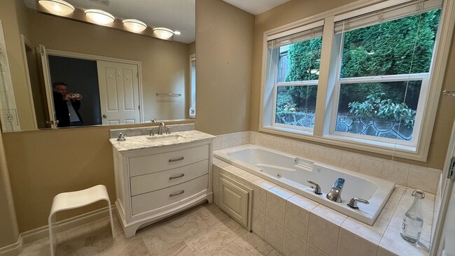 Building Photo - RARE Single Level 3-Bed Home in Coveted McKenna Ridge, Happy Valley - Video