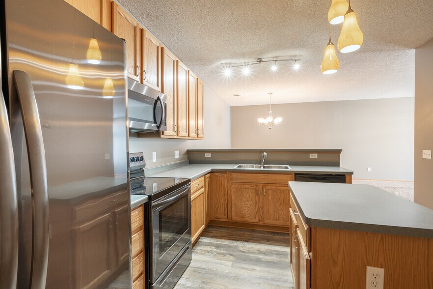 Building Photo - 17985 96th Ave N