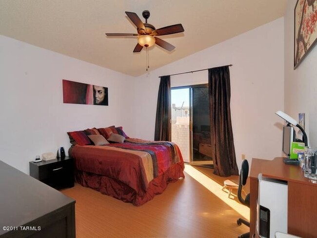 Building Photo - 6000 S Wood Crest Dr