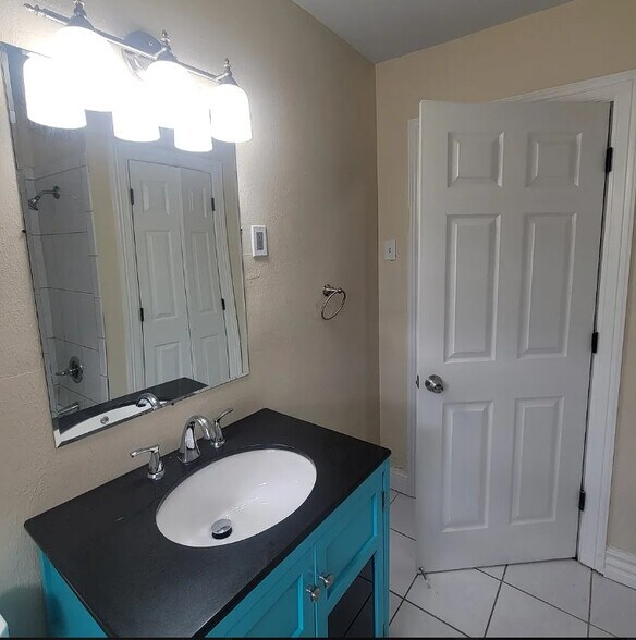 Building Photo - 4461 Clingman Dr