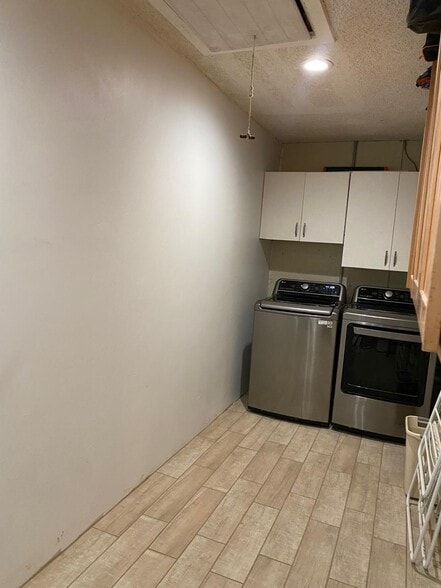 Building Photo - 2430 NW 102nd Ter