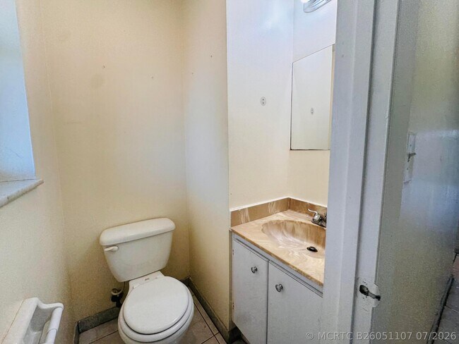 Building Photo - 8025 S Colony Cir
