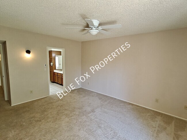 Building Photo - 983 W Palma De Pina