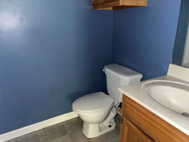 Building Photo - 2bd/2ba with an oversized single car garage