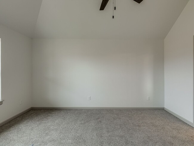 Building Photo - Brand New Home In Noble!