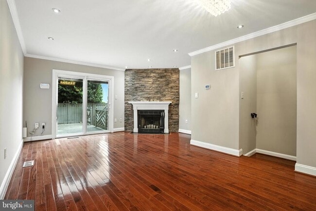 Building Photo - 12863 Mill Brook Ct