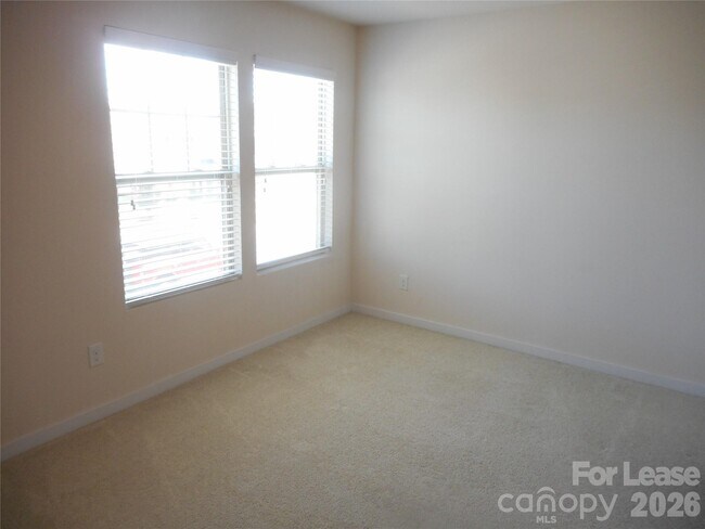 Building Photo - 7156 Pitzer Dr