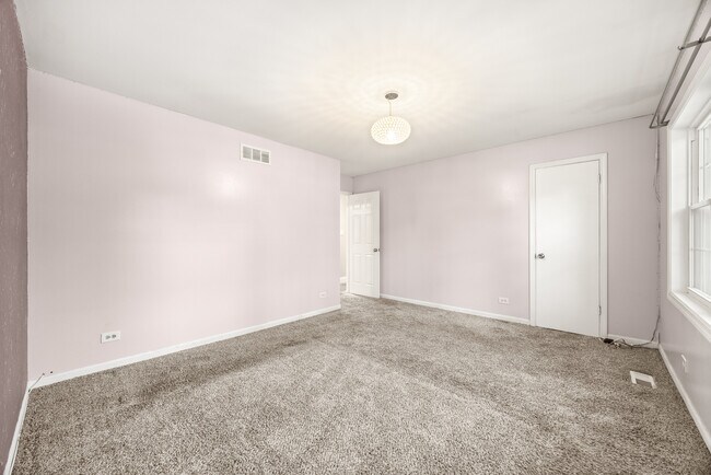 Building Photo - 125 41st St