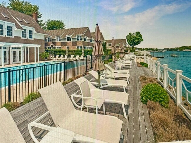 Building Photo - 49 Canoe Place Rd