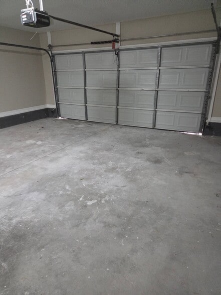 Building Photo - 4909 Orchard Hill Dr