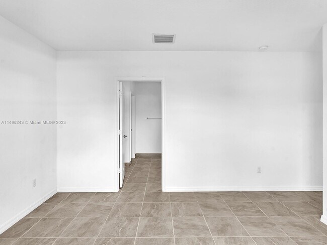 Building Photo - 2033 SW Castinet Ln