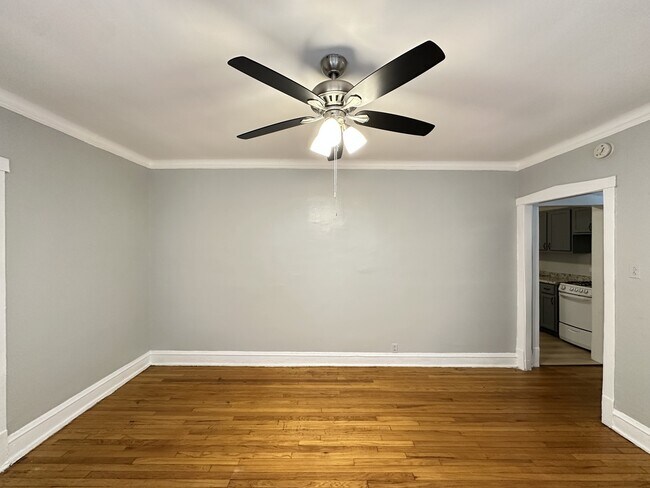 Building Photo - 4827 N Springfield Ave