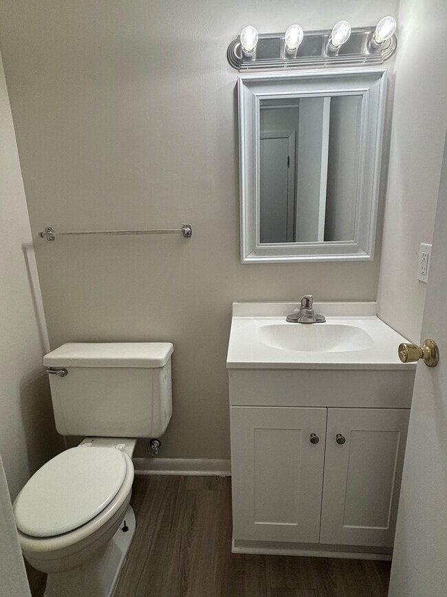 Building Photo - 1309 Ireland Dr