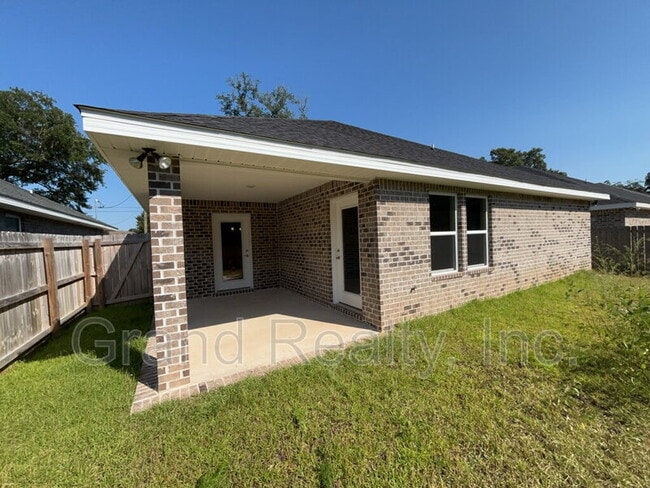 Building Photo - 4483 Watkins St