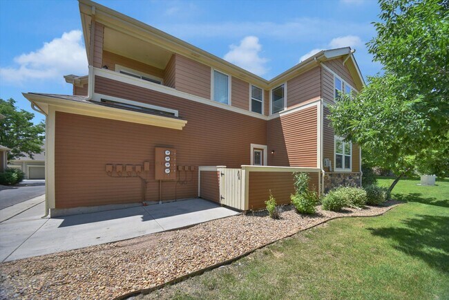 Building Photo - Modern 2-Bed, 3-Bath Home in The Village a...