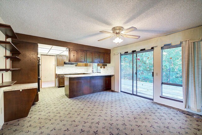 Building Photo - 3Bd/2.75Ba Maple Valley House