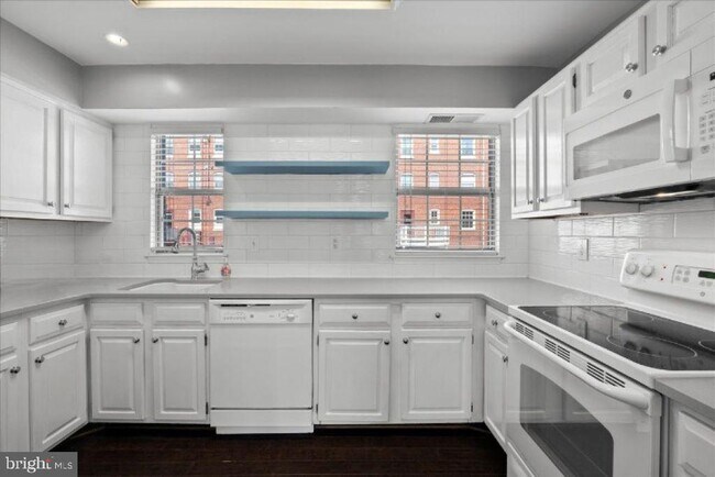 Building Photo - 601 Bashford Ln