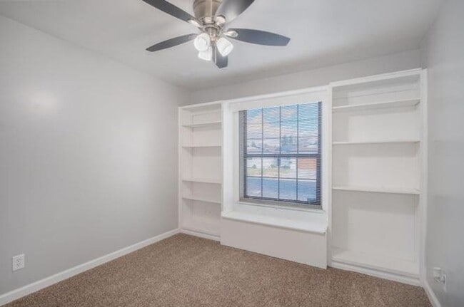 Building Photo - Clovis Oasis Stunning 4-Bed Home with Pool!