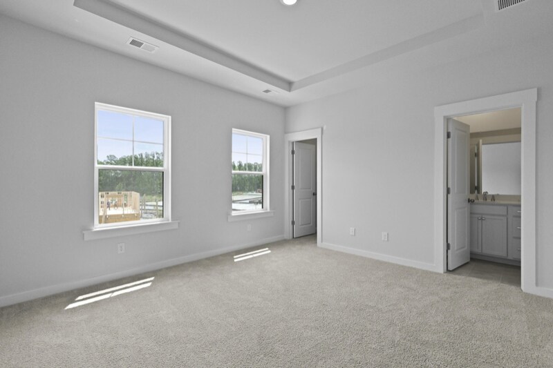 Building Photo - 211 Acres Dr