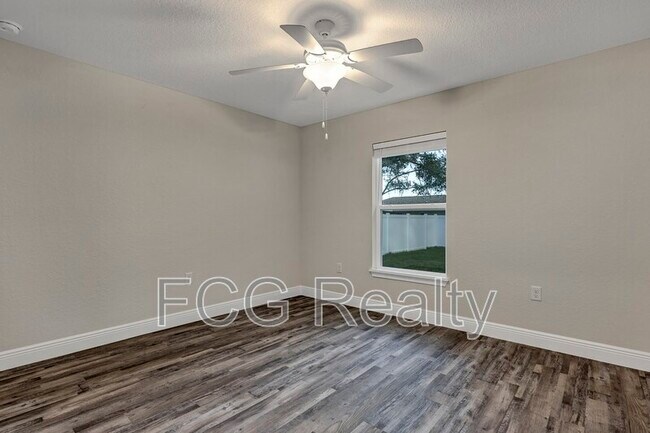 Building Photo - 4 Locust Drive Trail