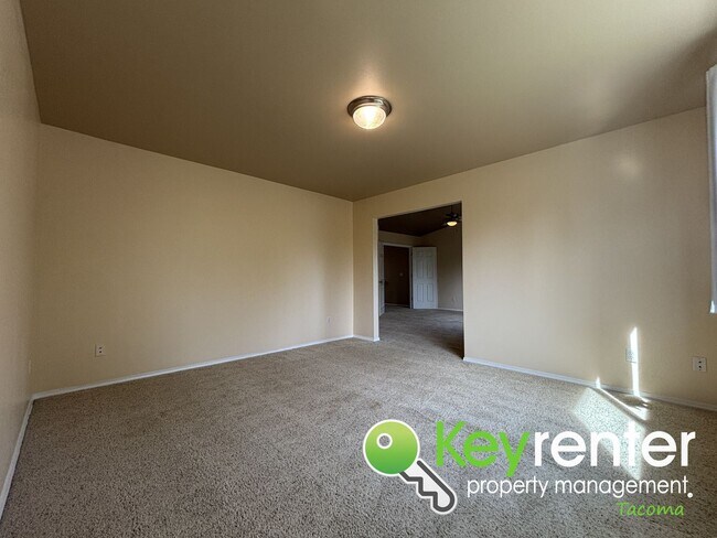 Building Photo - Elegant Browns Point Living with Backyard ...