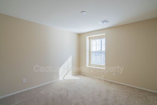 Building Photo - 533 N Ranger Trail