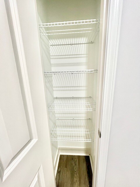 Building Photo - 165 Pommel St