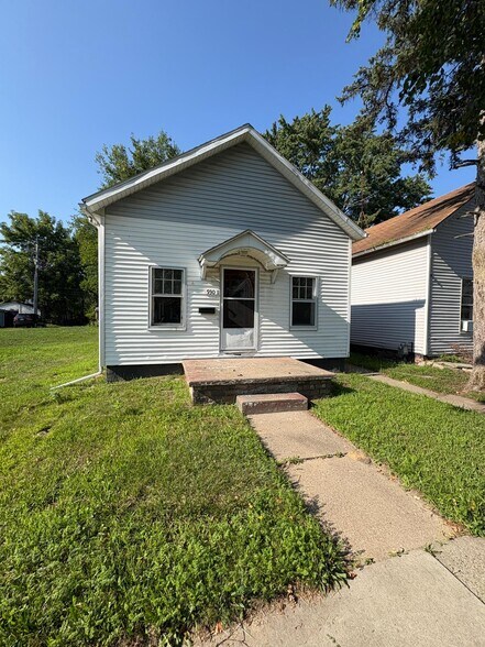 Primary Photo - 930 Colburn St