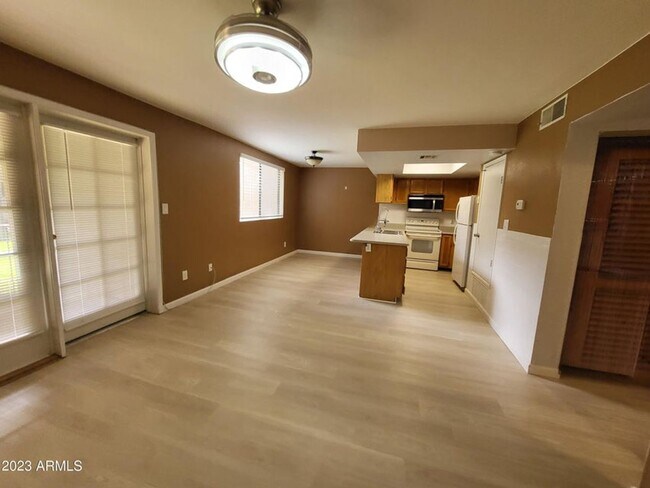 Building Photo - 2 Bedroom 2 Bathroom Hidden Shores Apartment