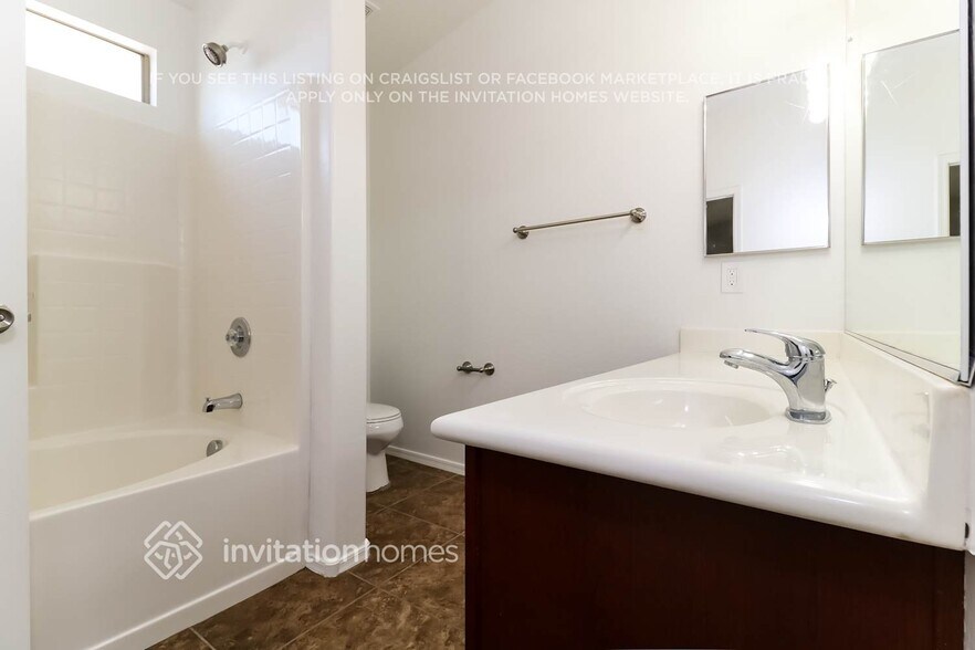 Building Photo - 21760 W Mohave St