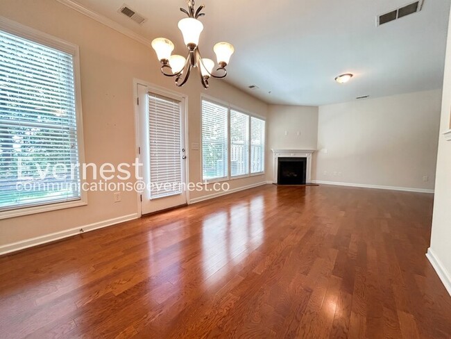 Building Photo - 3 Bed, 2.5 Bath Home with Attached Garage / Available Now!