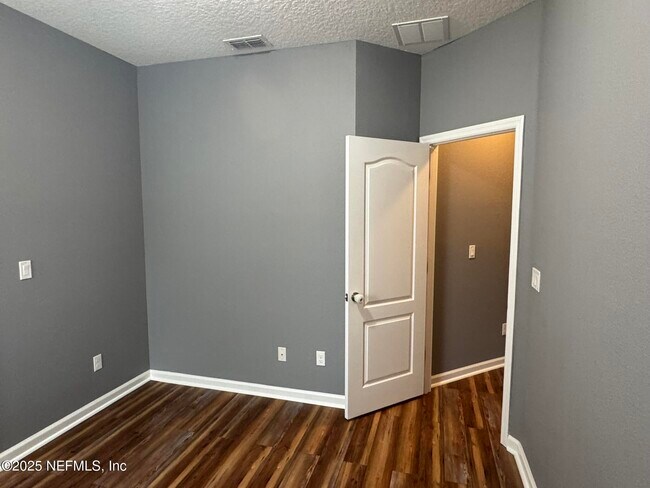 Building Photo - 15626 Tisons Blf Rd