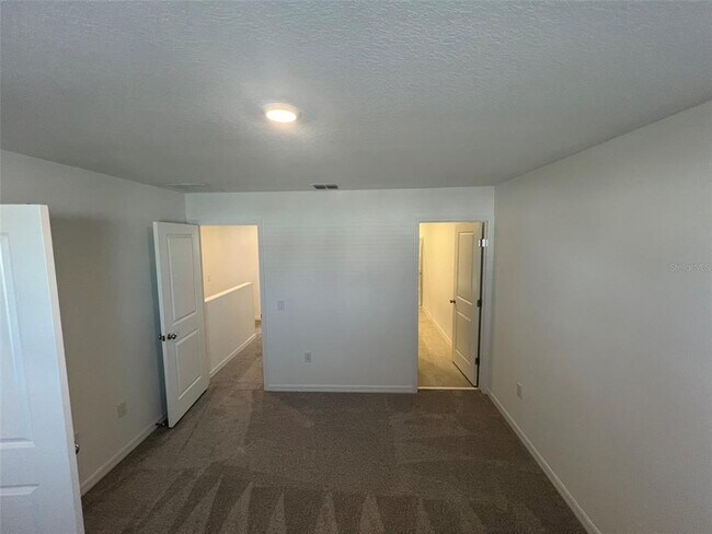 Building Photo - 2961 Skyline Lp