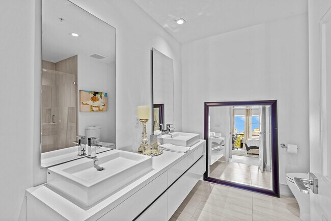 Building Photo - 155 E Boca Raton Rd