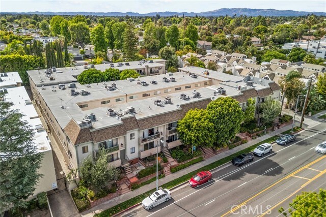 Building Photo - 5055 Coldwater Canyon Ave
